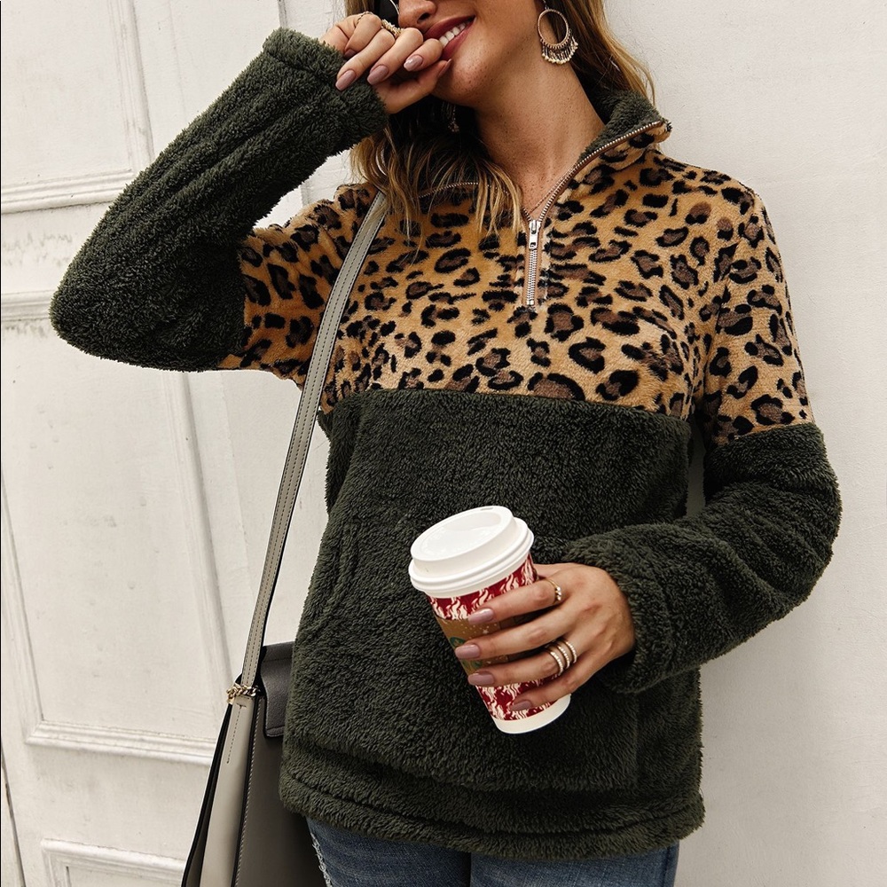 ♦️🆕 Leopard Print Furry Zipper Sweater Olive - Picture 4 of 7